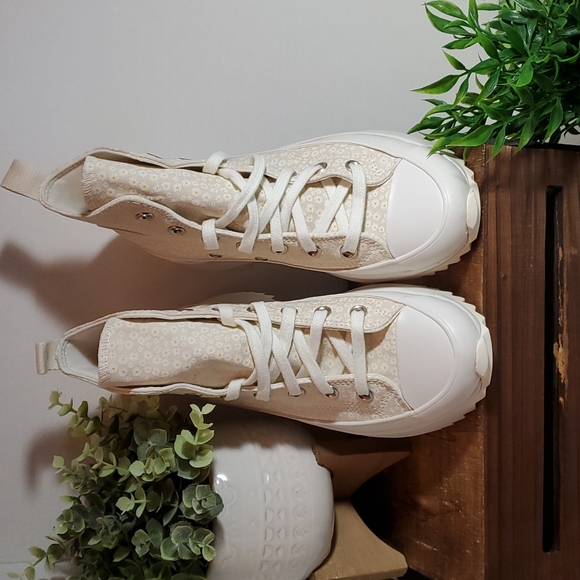 Converse Run Star Hike Hi Platform Daisy Women's Sz: / A03340C - Picture 12 of 14
